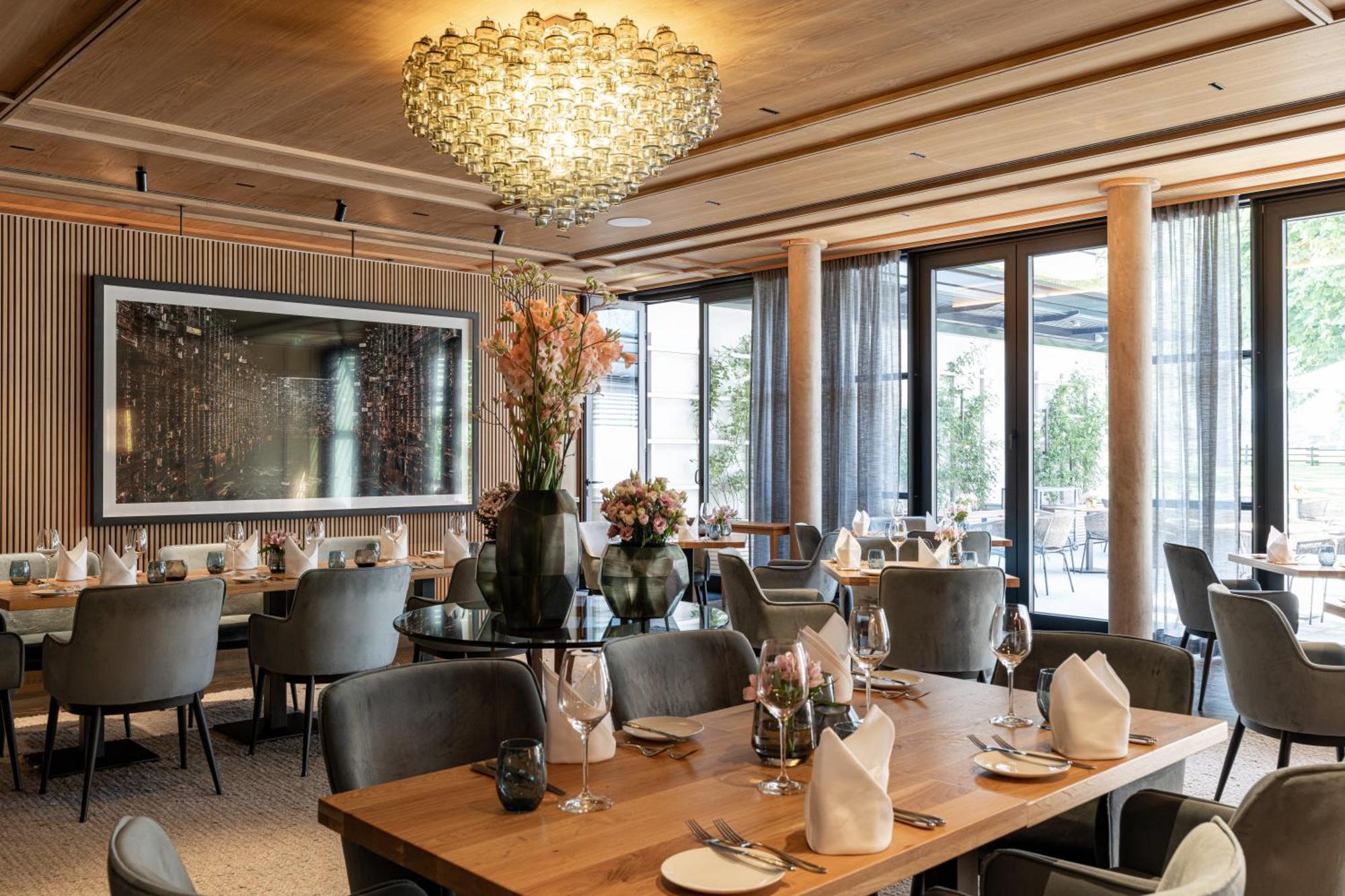 Parkhotel Egerner Hoefe Rotta Buitenkant foto